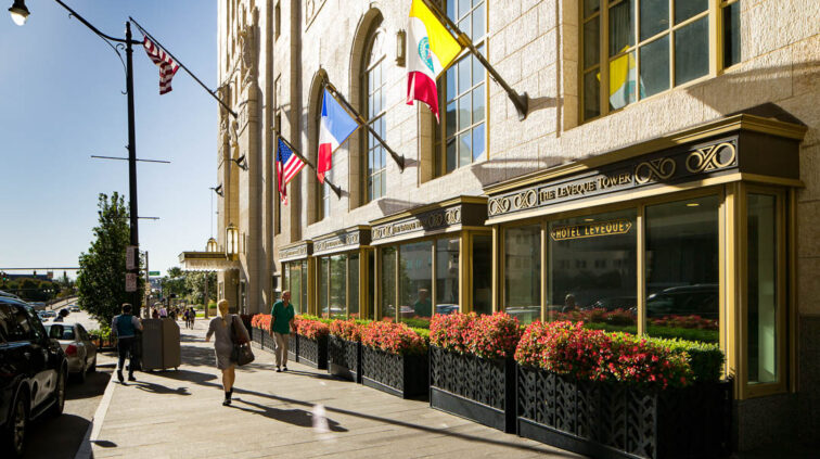 Exterior photo of the LeVeque Tower in Columbus, Ohio.