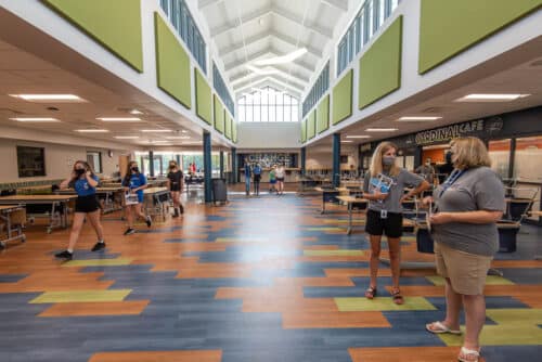 Student common area at Worthingway Middle School, home to the cafeteria and flexible learning spaces.